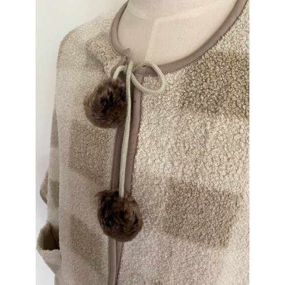 PARASUCO Beige Brown Plaid Sherpa Cape Shawl Poncho Jacket New with Tags Sz L/XL - Picture 3 of 13